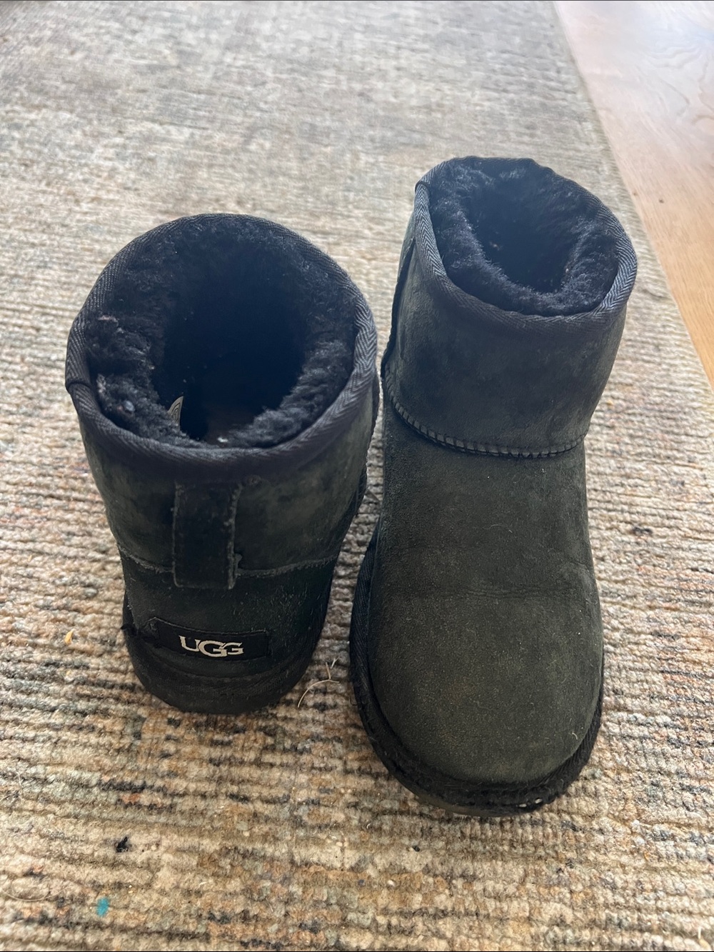 UGG Kids Short Suede Boots in Black